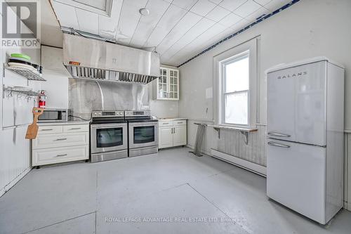 42 William Street W, Smiths Falls, ON - Indoor Photo Showing Kitchen