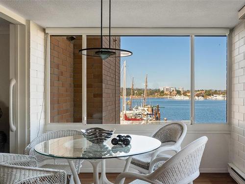 201-640 Montreal St, Victoria, BC - Indoor Photo Showing Dining Room With Body Of Water