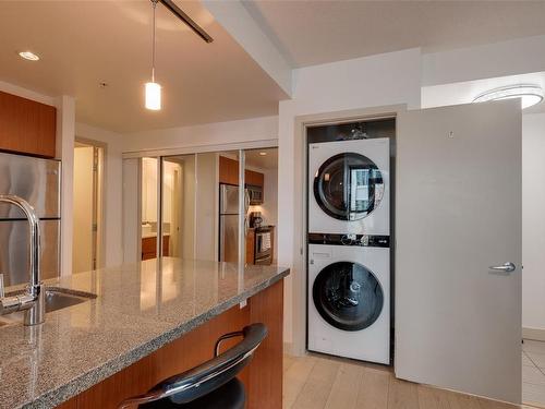 311-760 Johnson St, Victoria, BC - Indoor Photo Showing Laundry Room