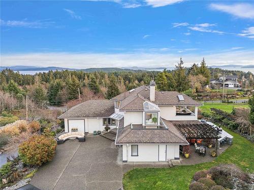 11096 Greenpark Dr, North Saanich, BC 