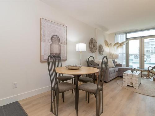 907-760 Johnson St, Victoria, BC - Indoor Photo Showing Dining Room