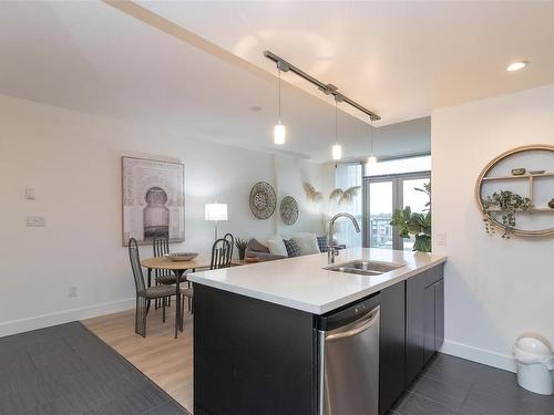 907-760 Johnson St, Victoria, BC - Indoor Photo Showing Kitchen With Double Sink