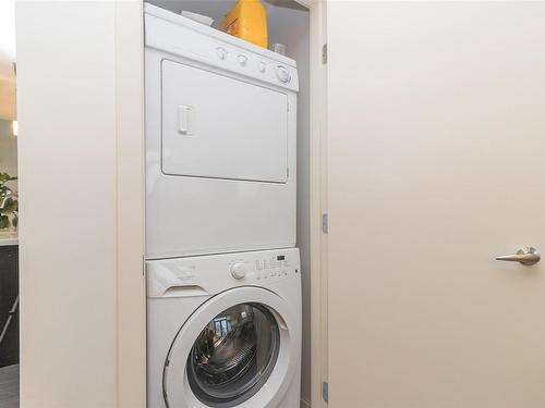 907-760 Johnson St, Victoria, BC - Indoor Photo Showing Laundry Room