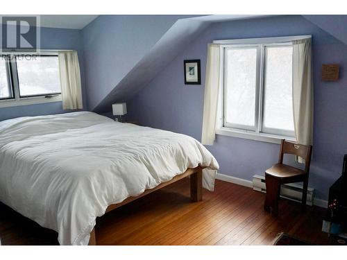 1949 Fife Road, Christina Lake, BC - Indoor Photo Showing Bedroom