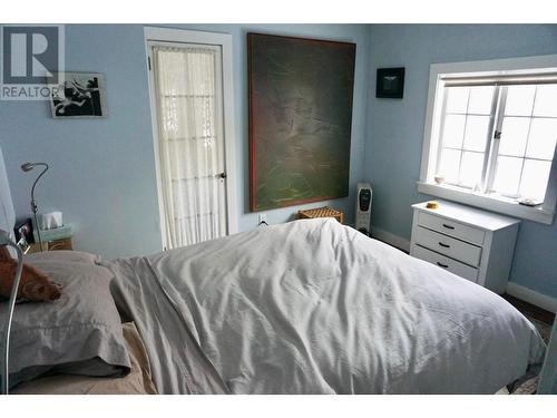 1949 Fife Road, Christina Lake, BC - Indoor Photo Showing Bedroom