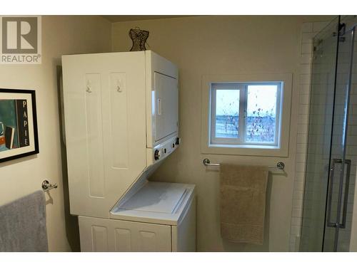 1949 Fife Road, Christina Lake, BC - Indoor Photo Showing Laundry Room