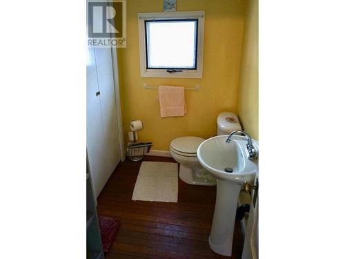 1949 Fife Road, Christina Lake, BC - Indoor Photo Showing Bathroom