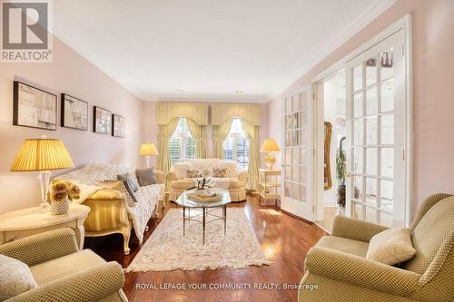 130 Grey Alder Avenue, Richmond Hill, ON - Indoor Photo Showing Living Room