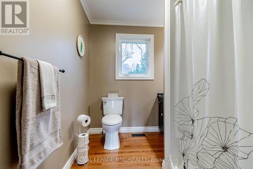 399 Canboro Road, Pelham (664 - Fenwick), ON - Indoor Photo Showing Bathroom