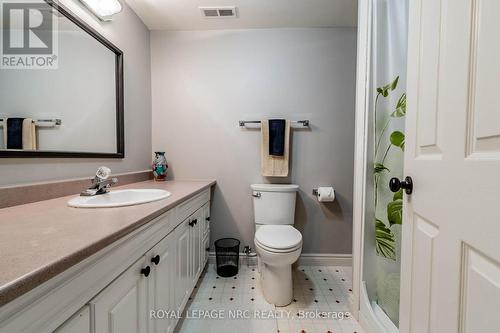 399 Canboro Road, Pelham (664 - Fenwick), ON - Indoor Photo Showing Bathroom