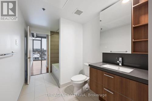 609 - 360 Mcleod Street, Ottawa, ON - Indoor Photo Showing Bathroom