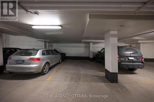 609 - 360 Mcleod Street, Ottawa, ON - Indoor Photo Showing Garage