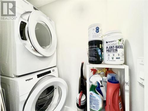 3510 2180 Kelly Avenue, Coquitlam, BC - Indoor Photo Showing Laundry Room