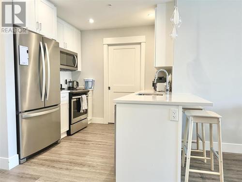 3510 2180 Kelly Avenue, Coquitlam, BC - Indoor Photo Showing Kitchen