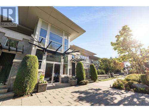 202 2200 Chippendale Road, West Vancouver, BC - Outdoor