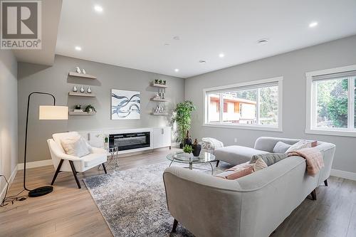 1396 Apel Drive, Port Coquitlam, BC - Indoor Photo Showing Living Room