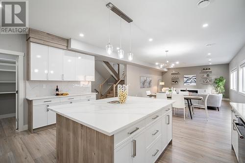 1396 Apel Drive, Port Coquitlam, BC - Indoor Photo Showing Kitchen With Upgraded Kitchen