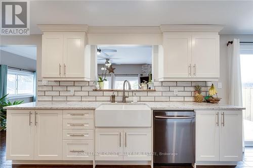 226 St. Catharines Street, West Lincoln, ON - Indoor Photo Showing Kitchen With Upgraded Kitchen