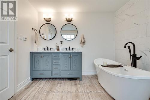 226 St. Catharines Street, West Lincoln, ON - Indoor Photo Showing Bathroom