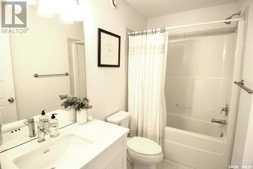 357 Germain Manor, Saskatoon, SK - Indoor Photo Showing Bathroom