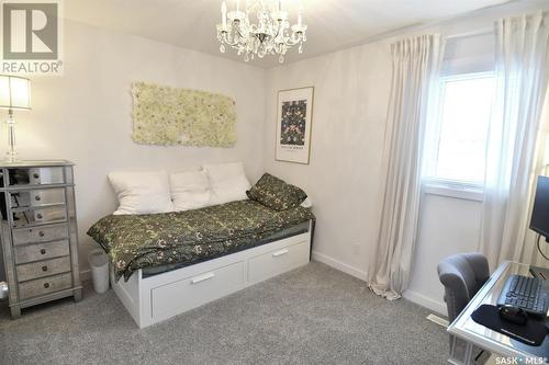 357 Germain Manor, Saskatoon, SK - Indoor Photo Showing Bedroom