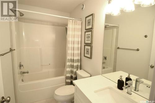 357 Germain Manor, Saskatoon, SK - Indoor Photo Showing Bathroom