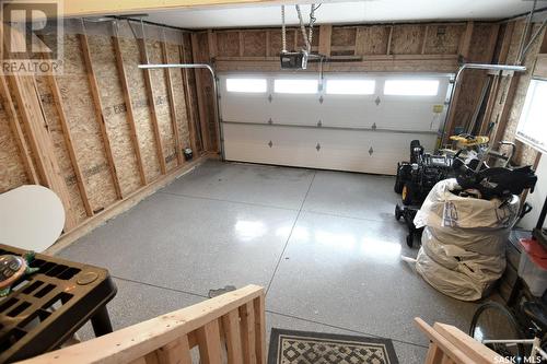 357 Germain Manor, Saskatoon, SK - Indoor Photo Showing Garage