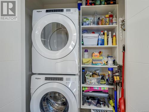 404 5120 Cordova Bay Rd, Saanich, BC - Indoor Photo Showing Laundry Room