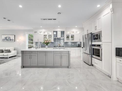 1495 Maple Street, White Rock, BC - Indoor Photo Showing Kitchen With Upgraded Kitchen