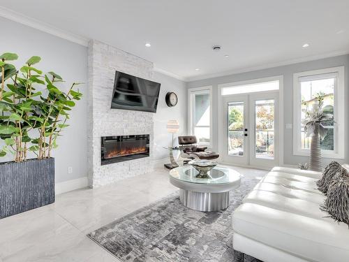 1495 Maple Street, White Rock, BC - Indoor Photo Showing Living Room With Fireplace