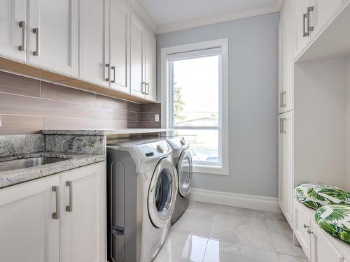 1495 Maple Street, White Rock, BC - Indoor Photo Showing Laundry Room