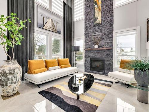 1495 Maple Street, White Rock, BC - Indoor Photo Showing Living Room With Fireplace