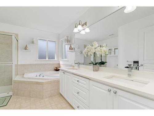 6151 166A Street, Surrey, BC - Indoor Photo Showing Bathroom