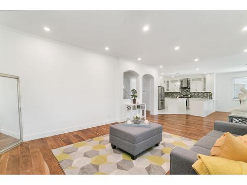 6151 166A Street, Surrey, BC - Indoor Photo Showing Living Room