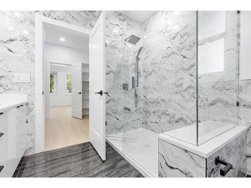 15584 89B Avenue, Surrey, BC - Indoor Photo Showing Bathroom