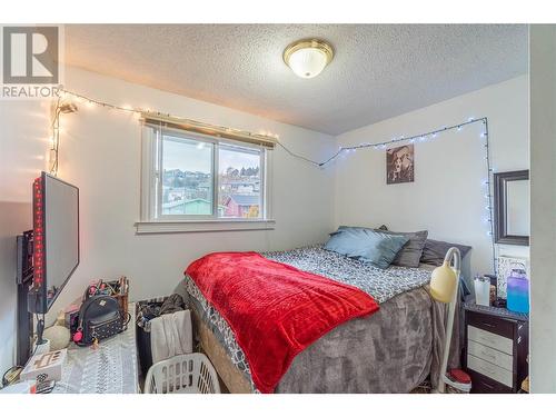 1737 Leighton Place, Kamloops, BC - Indoor Photo Showing Bedroom