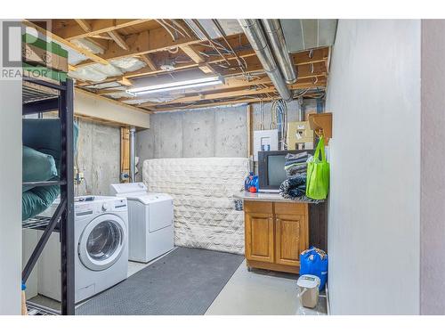 1737 Leighton Place, Kamloops, BC - Indoor Photo Showing Laundry Room