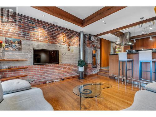 804 518 Beatty Street, Vancouver, BC - Indoor With Fireplace