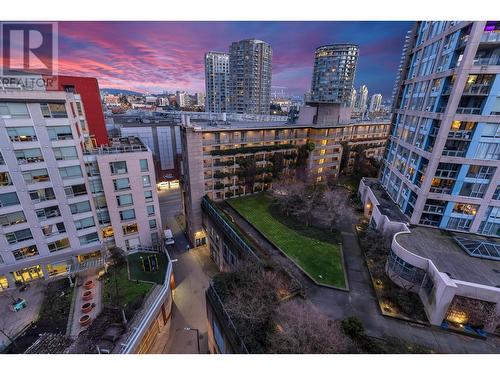 804 518 Beatty Street, Vancouver, BC - Outdoor