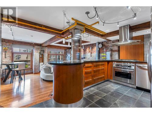 804 518 Beatty Street, Vancouver, BC - Indoor Photo Showing Kitchen