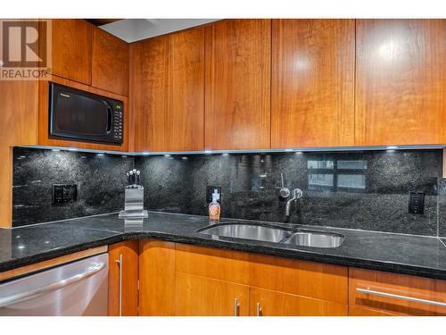 804 518 Beatty Street, Vancouver, BC - Indoor Photo Showing Kitchen With Double Sink