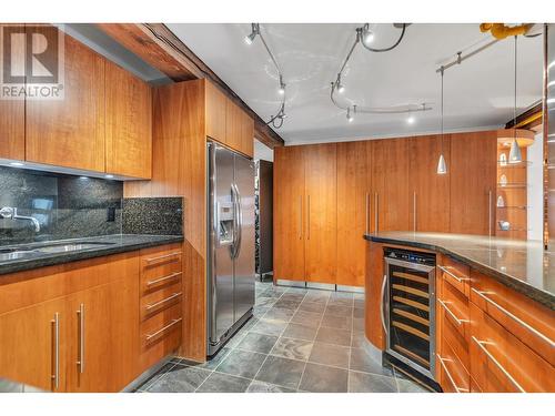 804 518 Beatty Street, Vancouver, BC - Indoor Photo Showing Kitchen