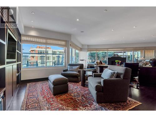 902 1600 Hornby Street, Vancouver, BC - Indoor Photo Showing Living Room