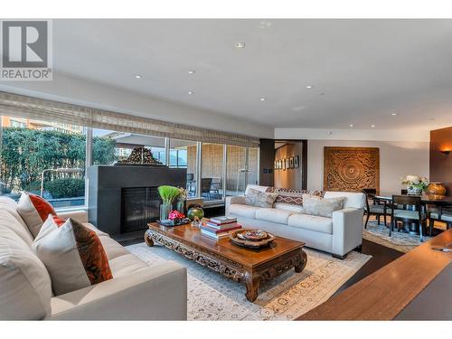 902 1600 Hornby Street, Vancouver, BC - Indoor Photo Showing Living Room With Fireplace