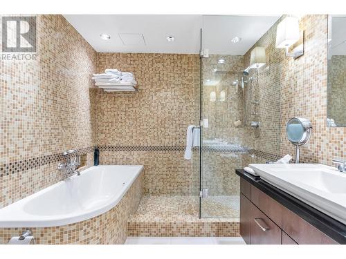 902 1600 Hornby Street, Vancouver, BC - Indoor Photo Showing Bathroom