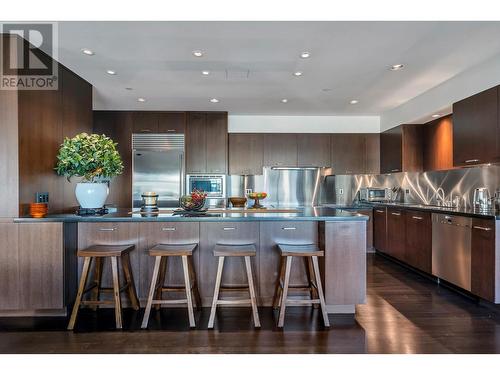 902 1600 Hornby Street, Vancouver, BC - Indoor Photo Showing Kitchen With Upgraded Kitchen