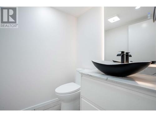 204 8280 Westminster Highway, Richmond, BC - Indoor Photo Showing Bathroom