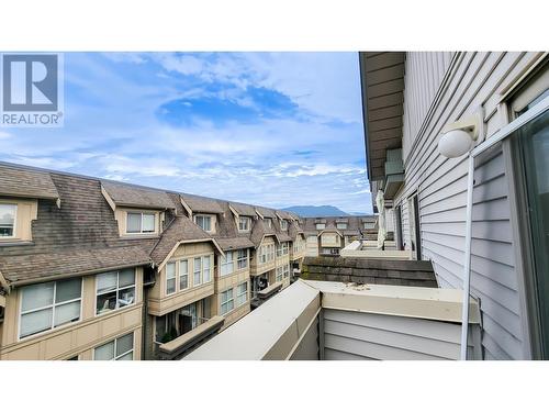 21 2378 Rindall Avenue, Port Coquitlam, BC - Outdoor