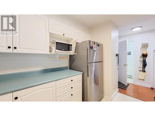 21 2378 Rindall Avenue, Port Coquitlam, BC - Indoor Photo Showing Kitchen