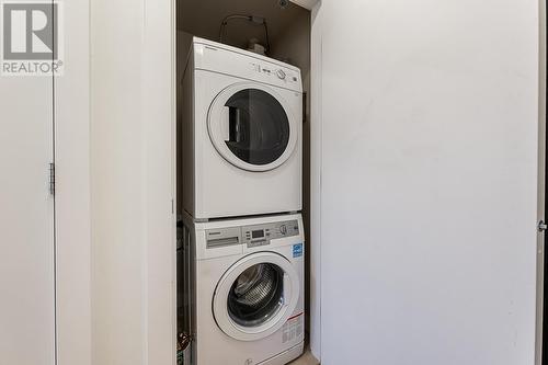 703 6951 Elmbridge Way, Richmond, BC - Indoor Photo Showing Laundry Room